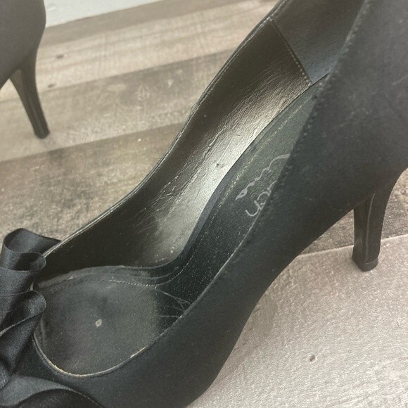 The Touch of Nina Black Open-toed Women's Heels Size 8US - Picture 3 of 13